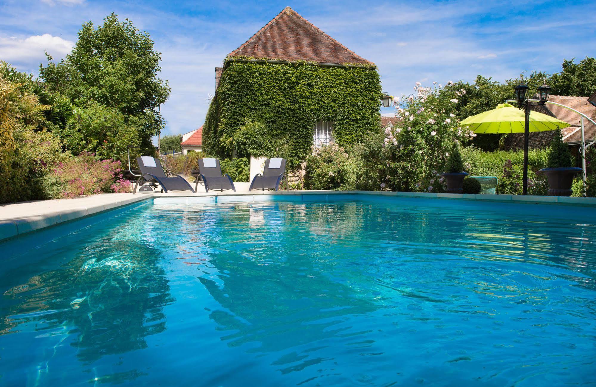 Aux Charmes De Maintenon Dış mekan fotoğraf